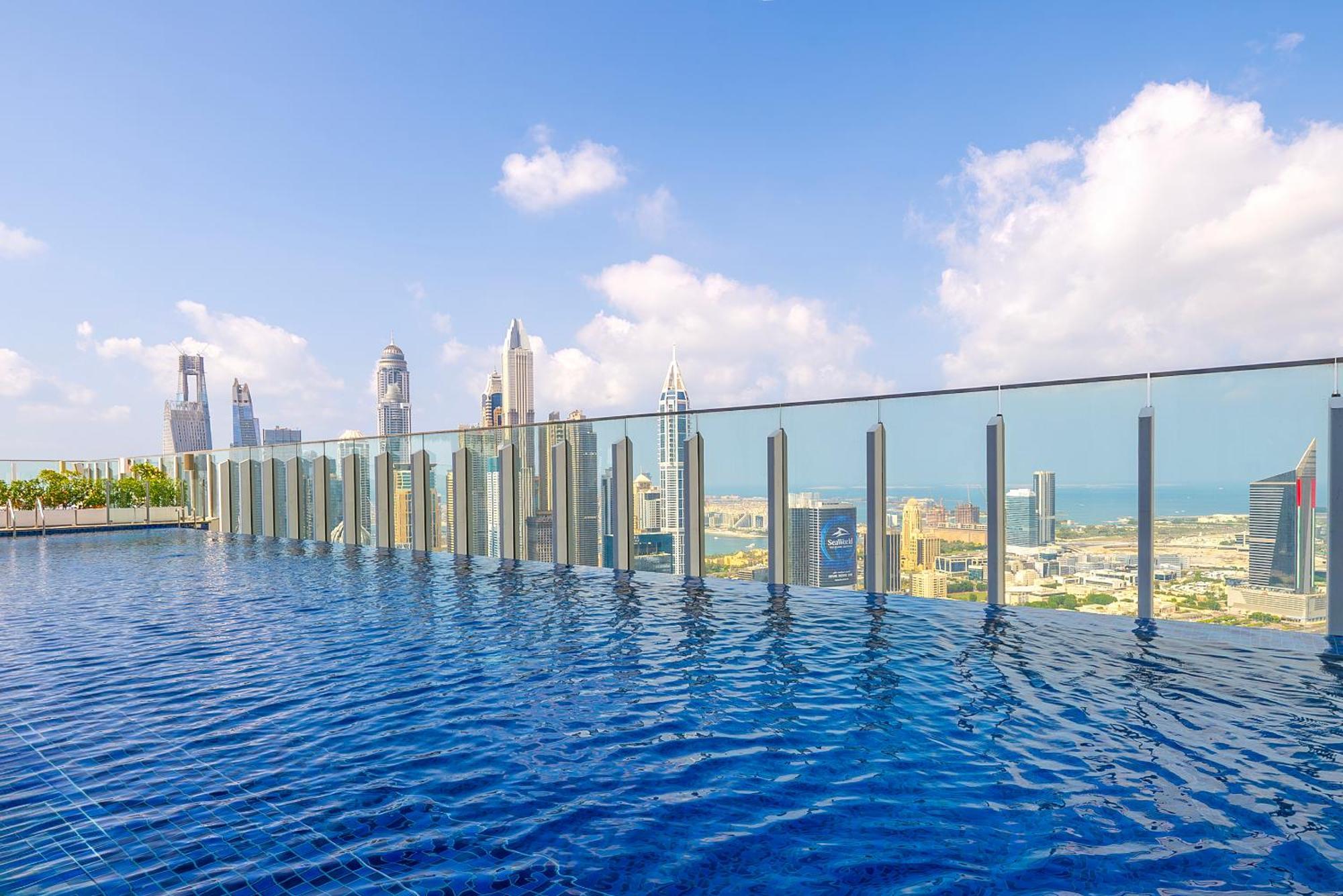 Taj Jumeirah Lakes Towers