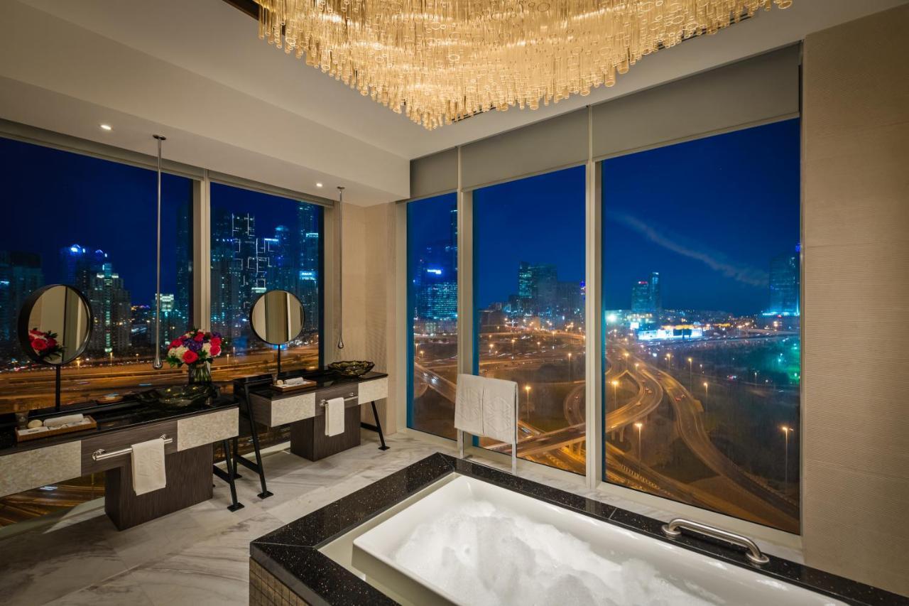 Taj Jumeirah Lakes Towers فندق دبي